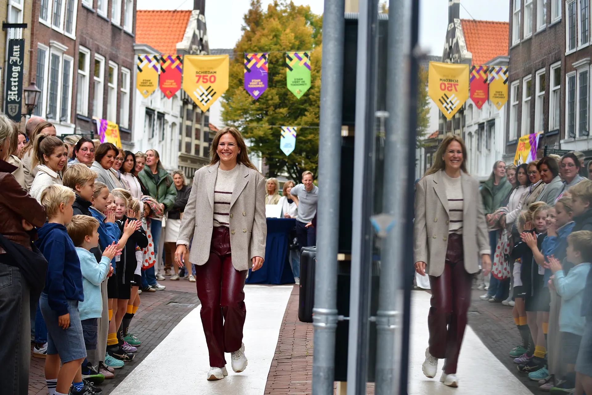 Bezoekers doen inspiratie op tijdens de Brandersfeesten